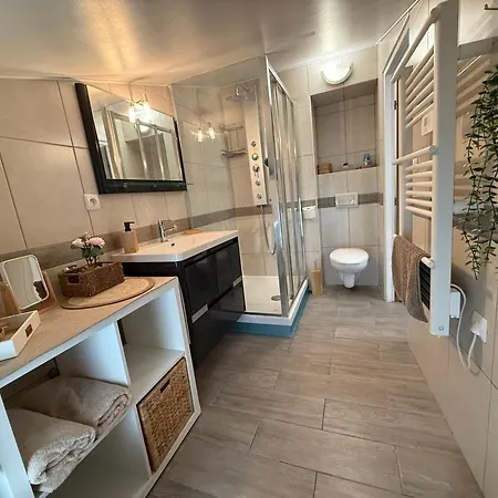 Apartment Au Calme, Confortable Avec Terrasse Le Pouzin